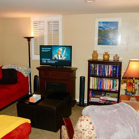 Blue Bear Den 3Br 2Ba Dtc Private Apt Hot Tub Exterior photo