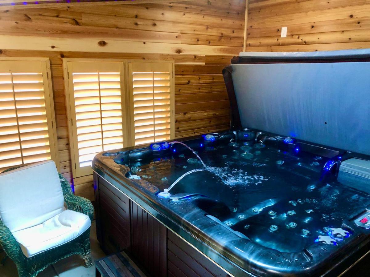Blue Bear Den 3Br 2Ba Dtc Private Apt Hot Tub Exterior photo