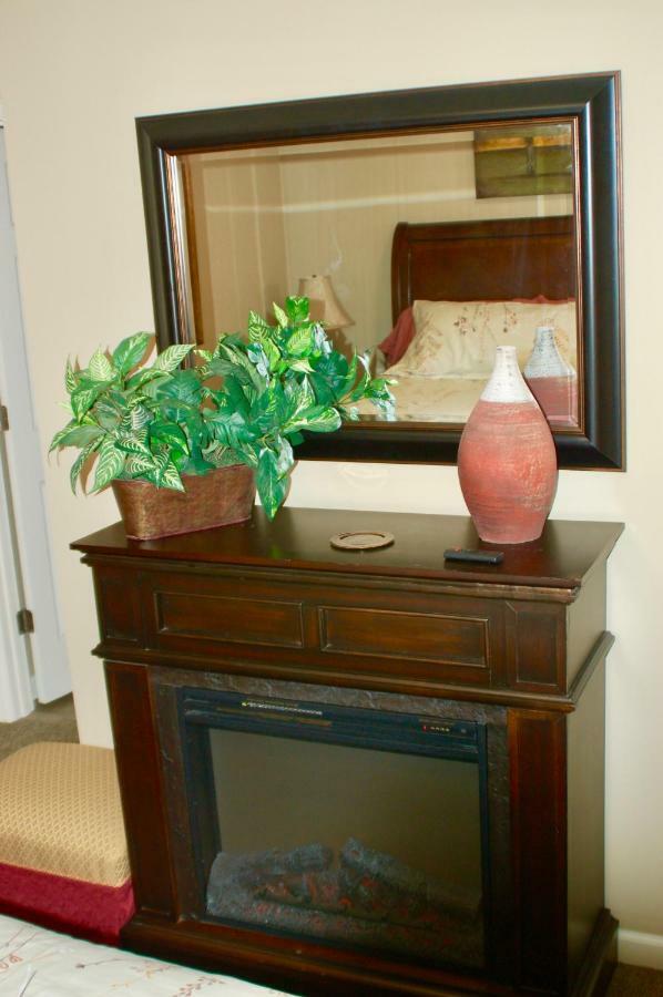Blue Bear Den 3Br 2Ba Dtc Private Apt Hot Tub Exterior photo