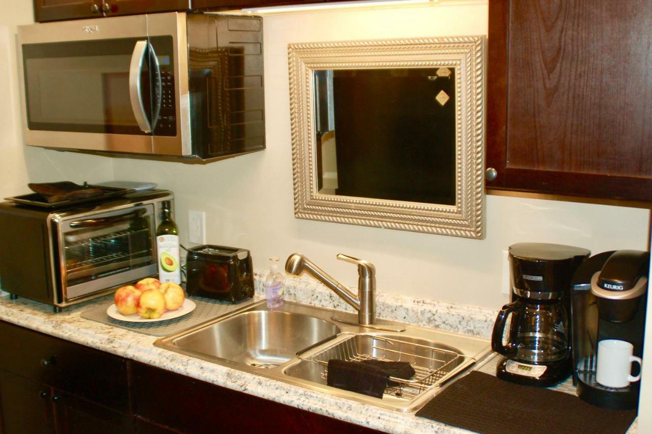 Blue Bear Den 3Br 2Ba Dtc Private Apt Hot Tub Exterior photo