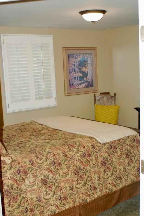 Blue Bear Den 3Br 2Ba Dtc Private Apt Hot Tub Exterior photo